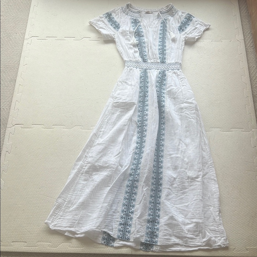 Faherty White Maxi Dress with Light Blue Embroidery